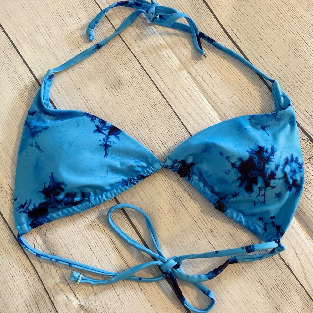 ZAFUL - Blue Tie-Dye Bikini Top. US 8